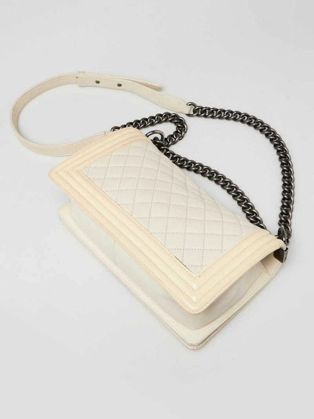 Chanel White/Beige Quilted Chevre and Patent Leather Medium Boy Bag - Picture 3 of 9